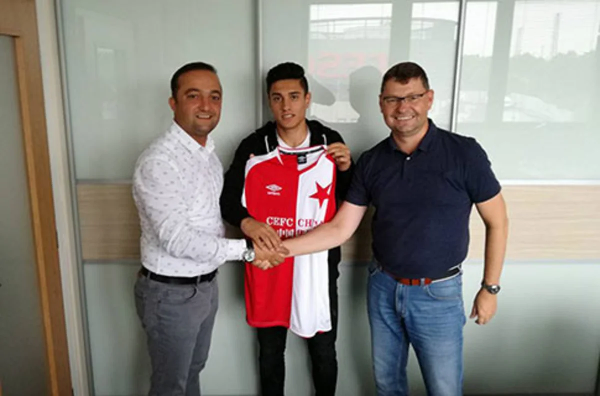Azərbaycan futbolçusu Çexiya klubuna transfer olunub