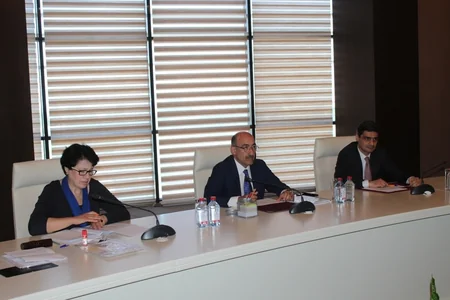 İsmayıllı sakinləri nazirdən yaradıcılıq evinin dam örtüyünün dəyişdirilməsini xahiş ediblər
