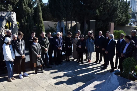 Xalq artisti Rasim Ocaqovun xatirəsi anılıb