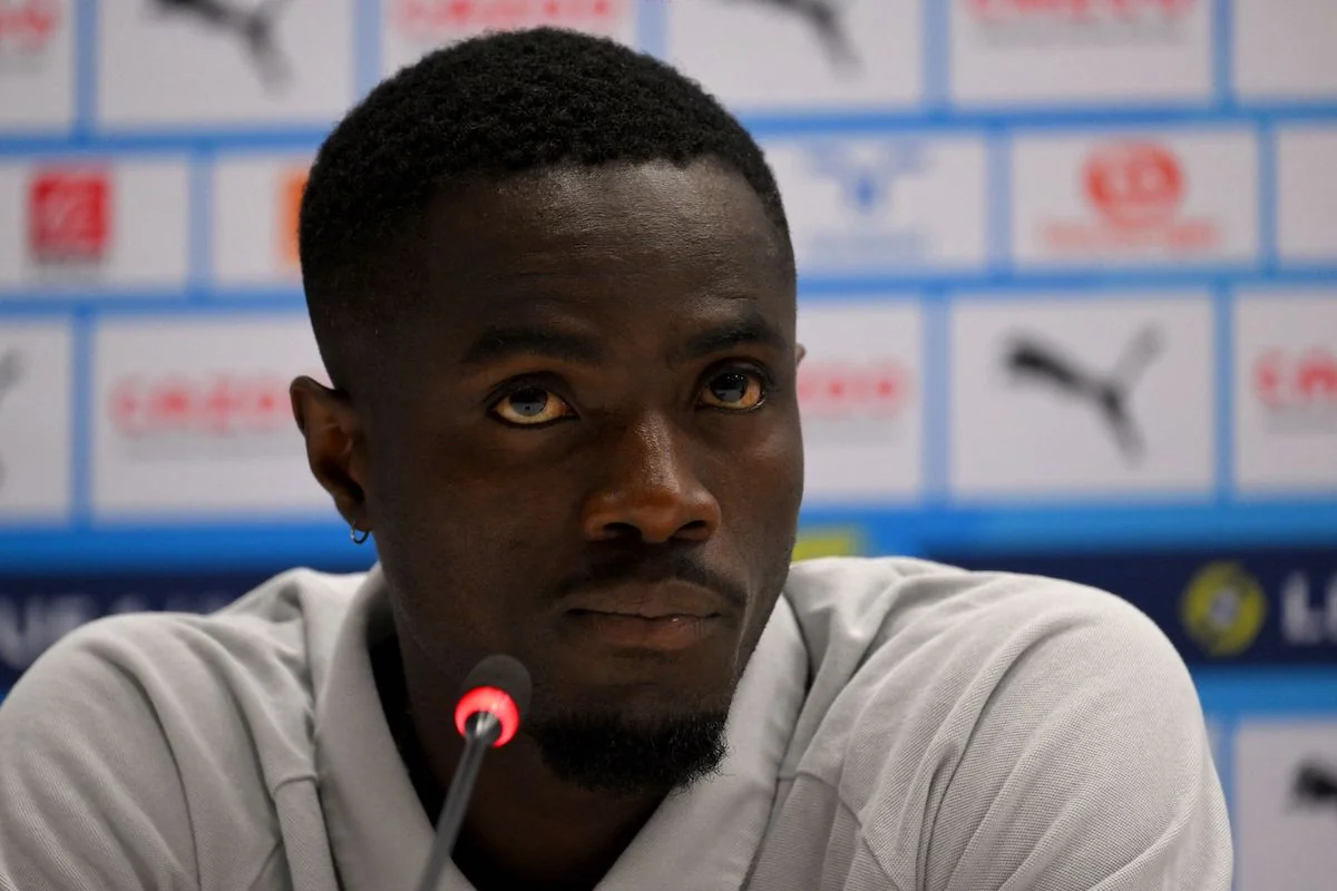 Afrikalı futbolçu Mançester Yunaytedi ayrı-seçkilikdə ittiham edib