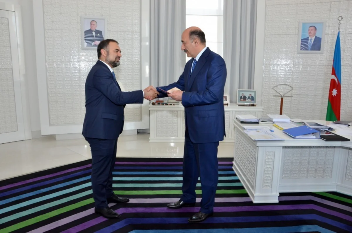 Nazir Balakişi Qasımova “Tərəqqi” medalını təqdim edib