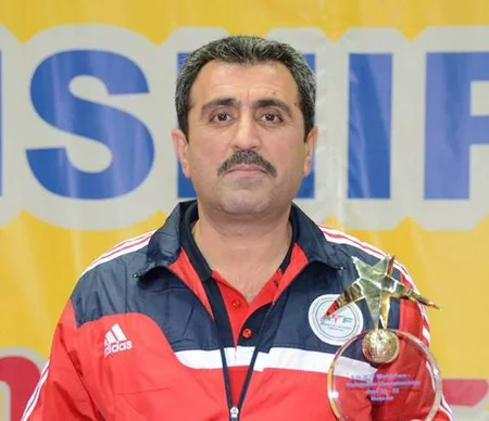 ​Ayxan Tağızadənin atası: Söz vermişdim ki, qızıl medal qazansan, sənə maşın alacağam