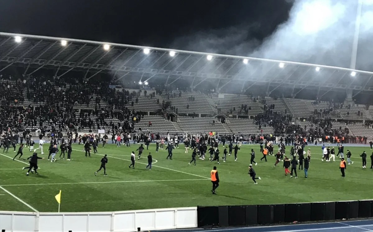 İki klub azarkeşlərə görə Fransa Kubokundan kənarlaşdırılıb