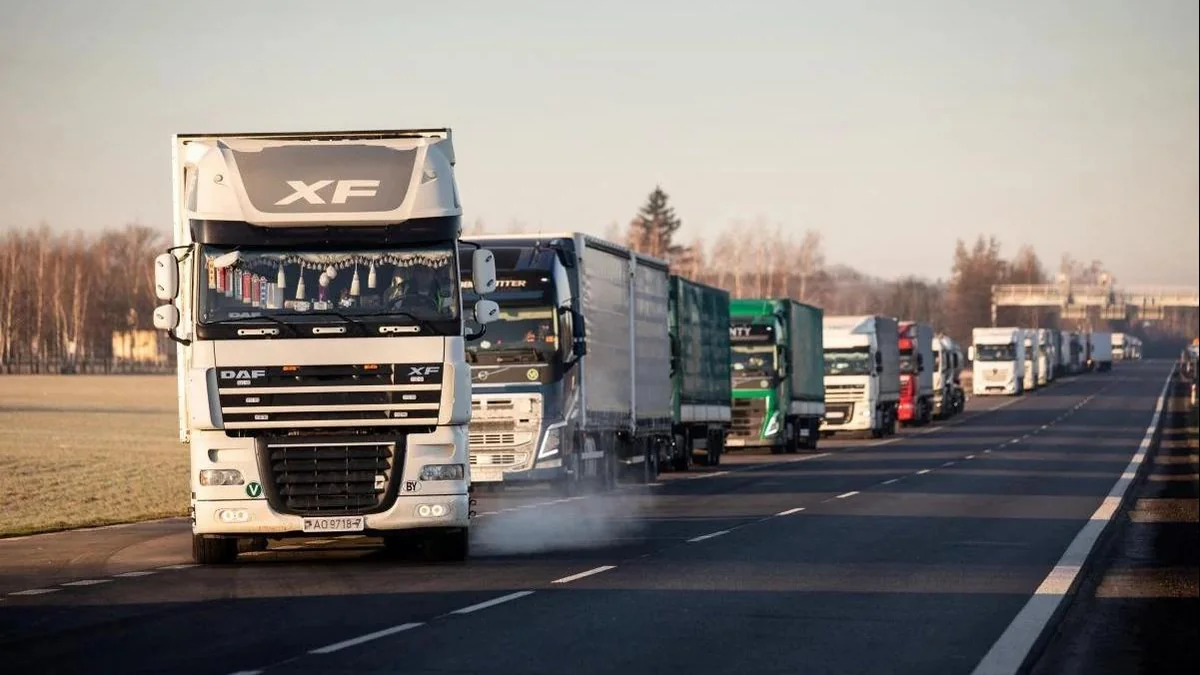 Poland to close borders for Russian, Belarusian trucks