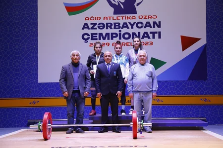 Ağırlıqqaldırma üzrə Azərbaycan çempionatının ilk qalibləri müəyyənləşib