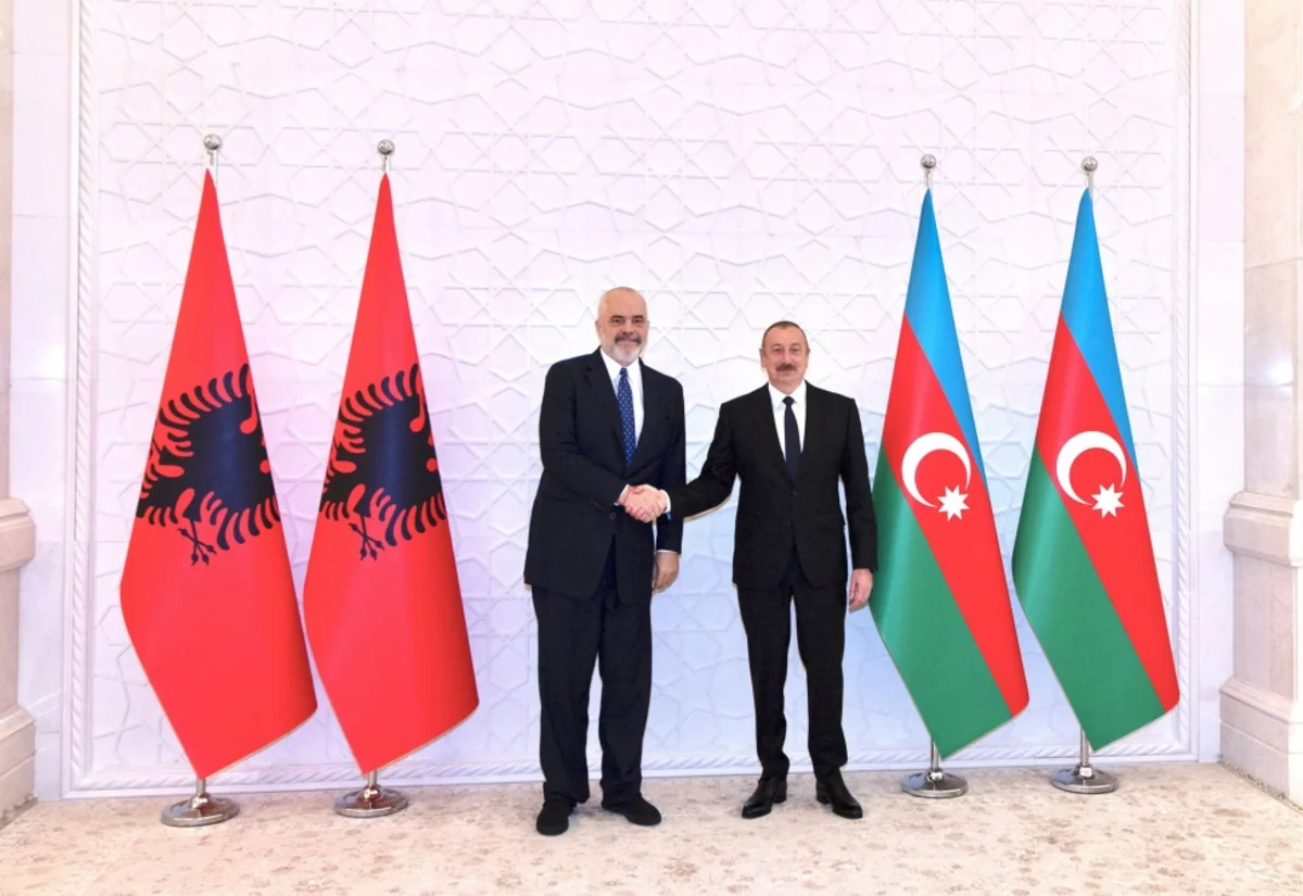Prezident İlham Əliyevin Albaniyanın Baş naziri ilə təkbətək görüşü olub