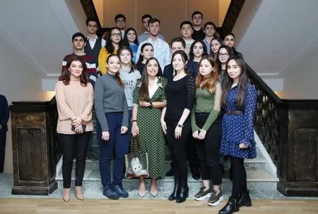 Seçenov Universitetinin Bakı filialında Leyla Əliyevanın təşəbbüsü ilə poeziya gecəsi keçirilib - FOTO