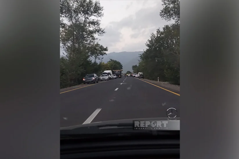 В Шеки произошла цепная авария, есть пострадавшие