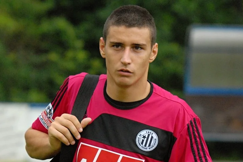 Qarabağın rəqibi serbiyalı futbolçu transfer edib