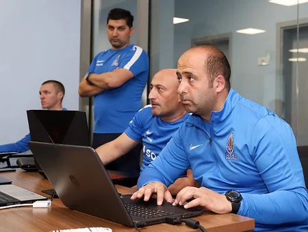 AFFA-nın təşəbbüsü ilə Azərbaycan yığması üçün Qobustan Milli Tarixi-Bədii Qoruğuna ekskursiya təşkil olunub