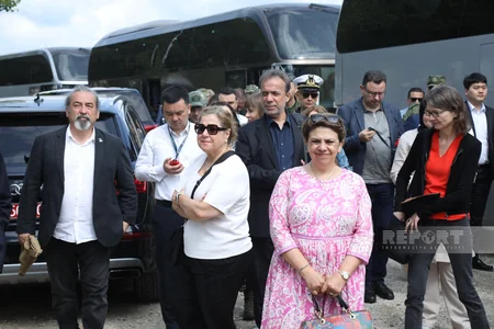 Xarici diplomatlar Şuşada Üzeyir Hacıbəyovun ev-muzeyində olublar