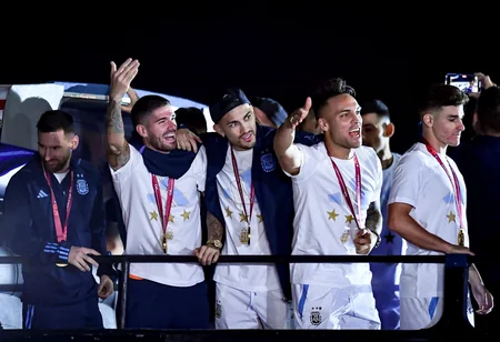 DÇ-2022: Argentina millisinin çempionluq paradı başlayıb