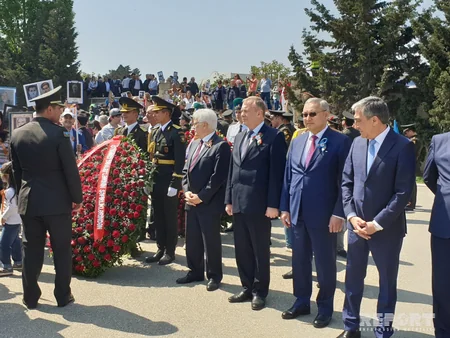 MDB ölkələrinin səfirləri Bakıda Qələbə Gününə həsr olunmuş tədbirlərdə iştirak ediblər - FOTO