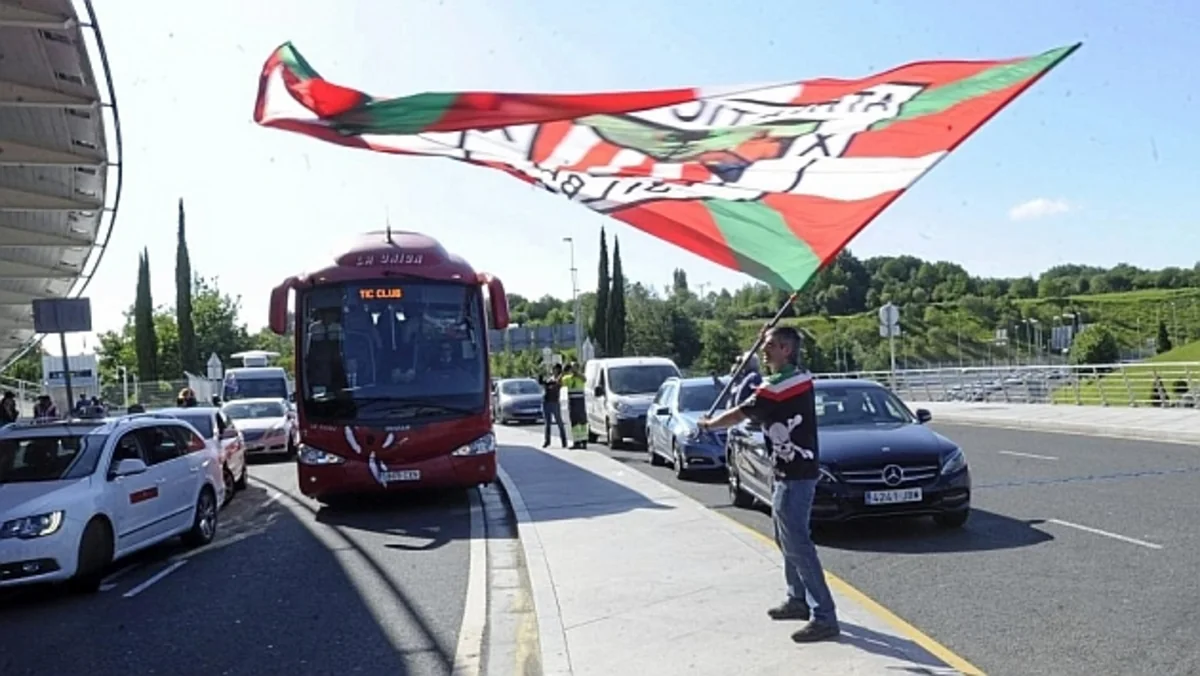 Atletik klubu Bakıya 21 futbolçu və 20 azarkeşlə gəlir