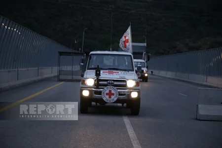 ICRC trucks pass through Lachin-Khankandi road 