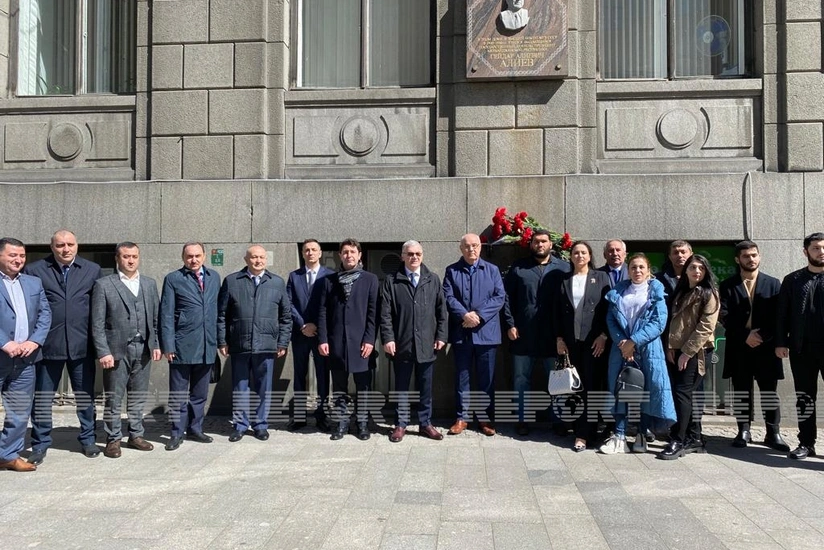 Sankt-Peterburqda Heydər Əliyevin 99 illiyi qeyd edilib