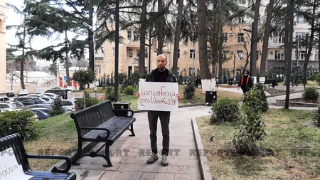 Azərbaycanlı gənclərin Tbilisidə etiraz aksiyası başa çatıb - YENİLƏNİB