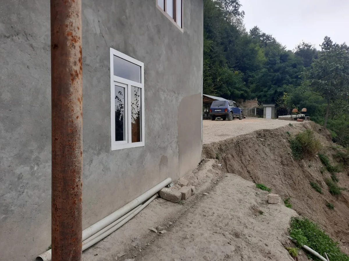 В Астаре произошел оползень