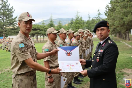 Azerbaijani cadets successfully complete training in Turkiye