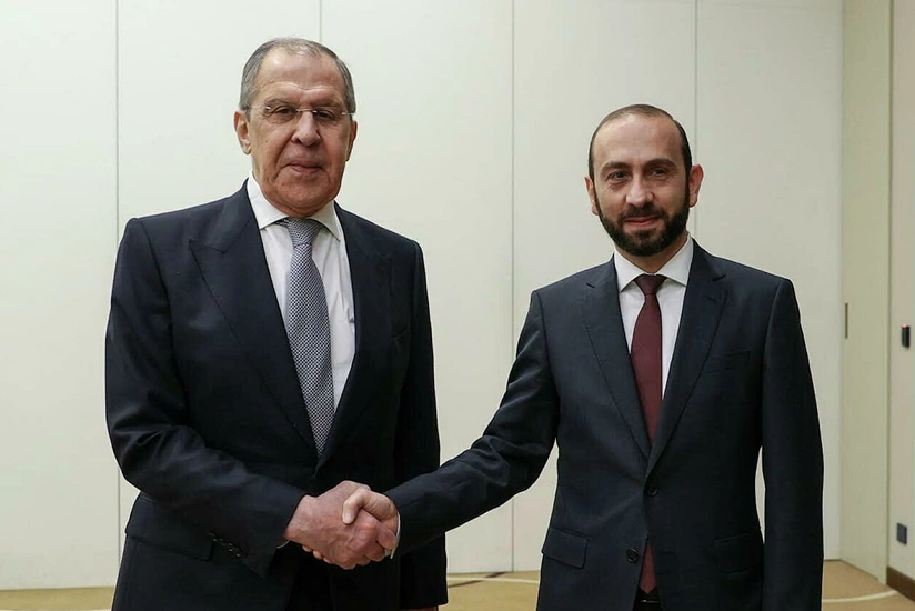 Russian, Armenian FMs discuss implementation of tripartite agreements