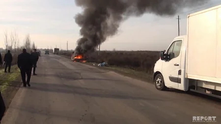 В Саатлы загорелся легковой автомобиль