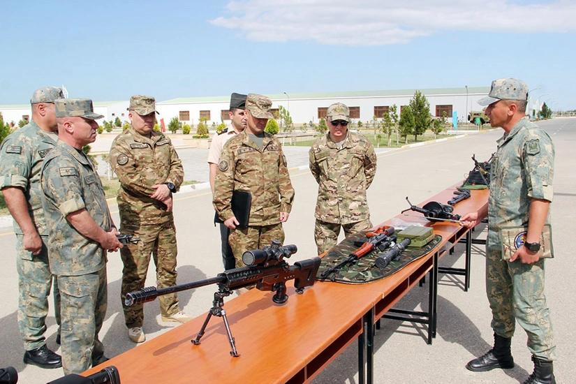 Qazaxıstan hərbi nümayəndələri NATO standartlarının Azərbaycan Ordusunda tətbiqi ilə tanış olublar