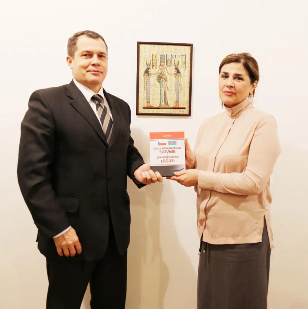 Səfir Azərbaycan ədəbiyyatı nümunələrinin Praqada tərcümə və nəşr olunmasını istəyir