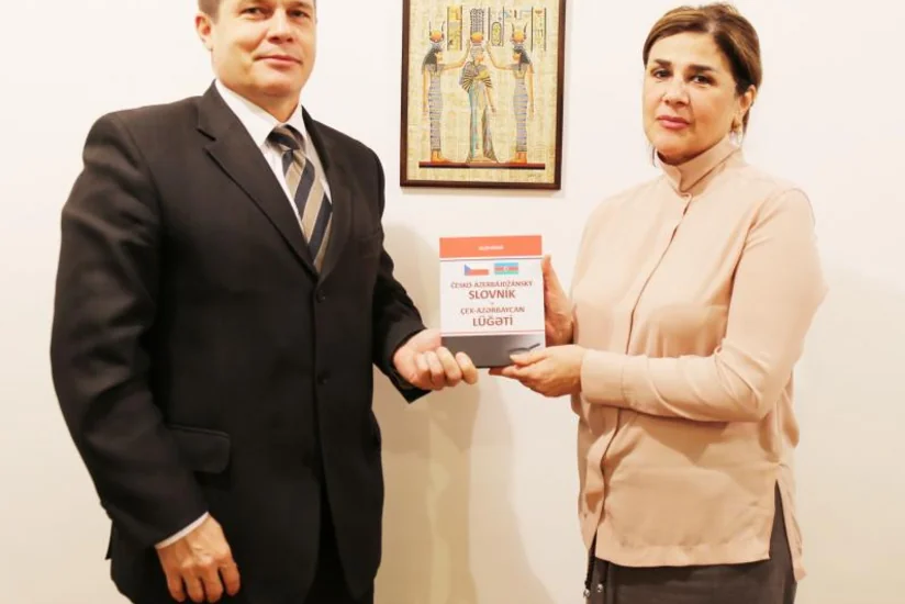 Səfir Azərbaycan ədəbiyyatı nümunələrinin Praqada tərcümə və nəşr olunmasını istəyir