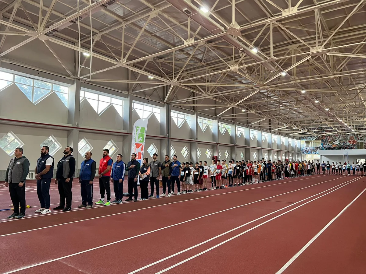Состоялись соревнования по триатлону в честь чемпиона СССР Тофига Караева