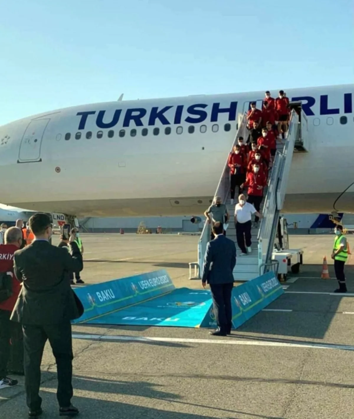AVRO-2020: Türkiyə millisi Bakıya gəldi