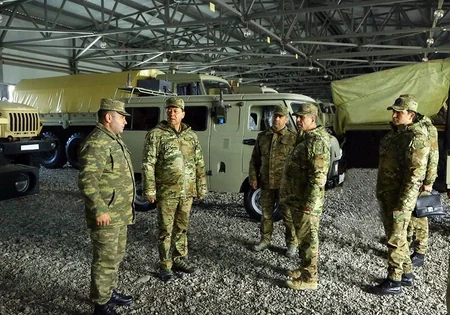 Defense Minister inspects combat readiness of artillerymen in frontline zone - VIDEO