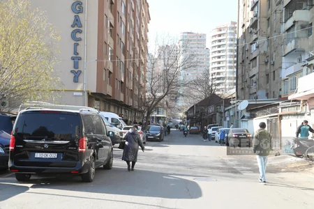 Эффективно ли организована парковка автомобилей в Баку?