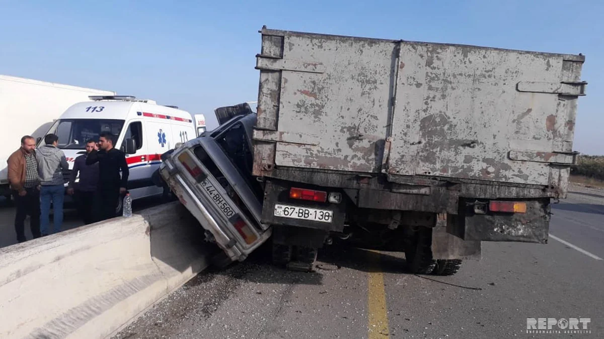 Kürdəmirdə yol qəzası olub, xəsarət alanlar var - FOTO - VİDEO - YENİLƏNİB