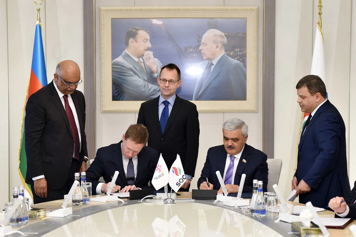 SOCAR and Statoil ink on main principles of promising cooperation