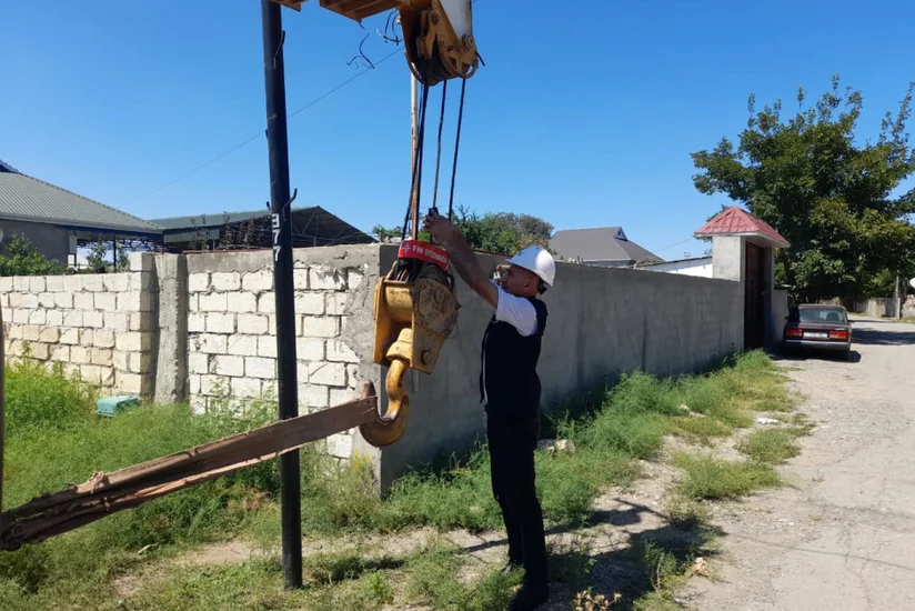 Horadizdə insan həyatına təhlükə yaradan avtokranın fəaliyyəti dayandırılıb
