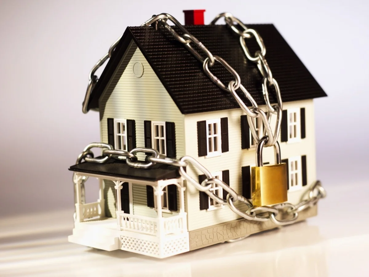 Cinayət işləri üzrə 44 milyon manat məbləğində əmlak üzərinə həbs qoyulub