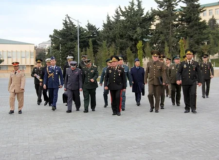 Nazirlik xarici attaşeləri Hərbi Liseyə apardı