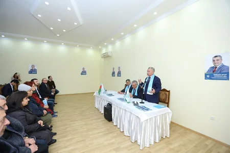 Deputatlığa namizəd Rauf Nağıyev seçicilərlə görüşüb