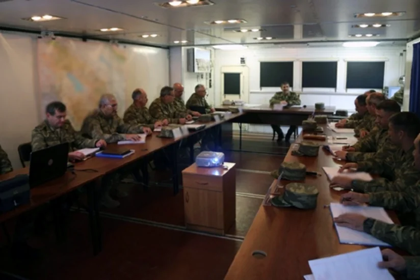 Под руководством министра обороны Азербайджана состоялось совещание в полевых условиях