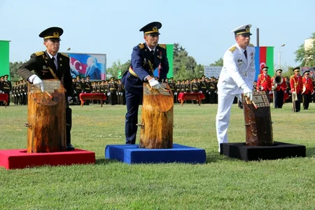 Xüsusi təyinatlı hərbi təhsil müəssisələrinin 2015-ci il buraxılışına həsr olunan təntənəli mərasim keçirilib - FOTO