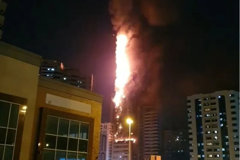 В ОАЭ пожарные смогли взять под контроль пожар в небоскребе - ВИДЕО - ОБНОВЛЕНО 1