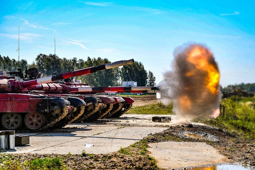 Azerbaijani tankmen reach final of Tank Biathlon contest