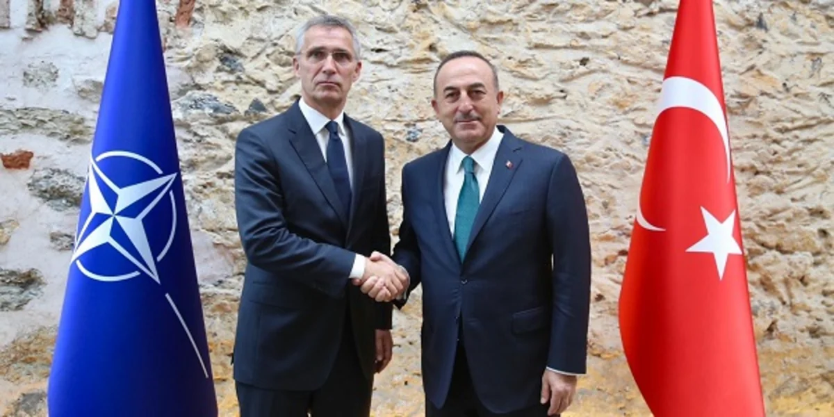 Çavuşoğlu Stoltenberqlə Ukrayna və taxıl müqaviləsini müzakirə edib