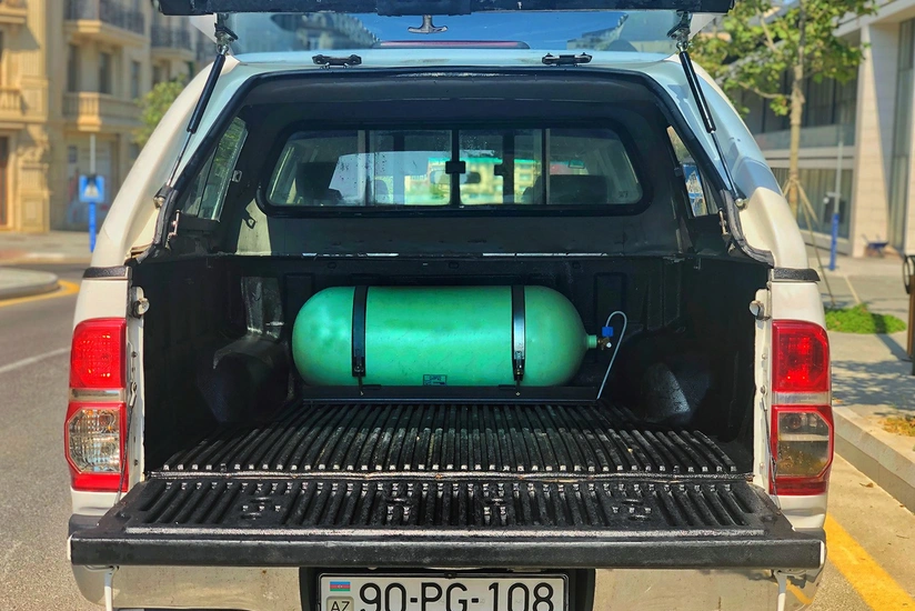 Впервые в Азербайджане на автомобили с дизельными двигателями установлено оборудование для КПГ