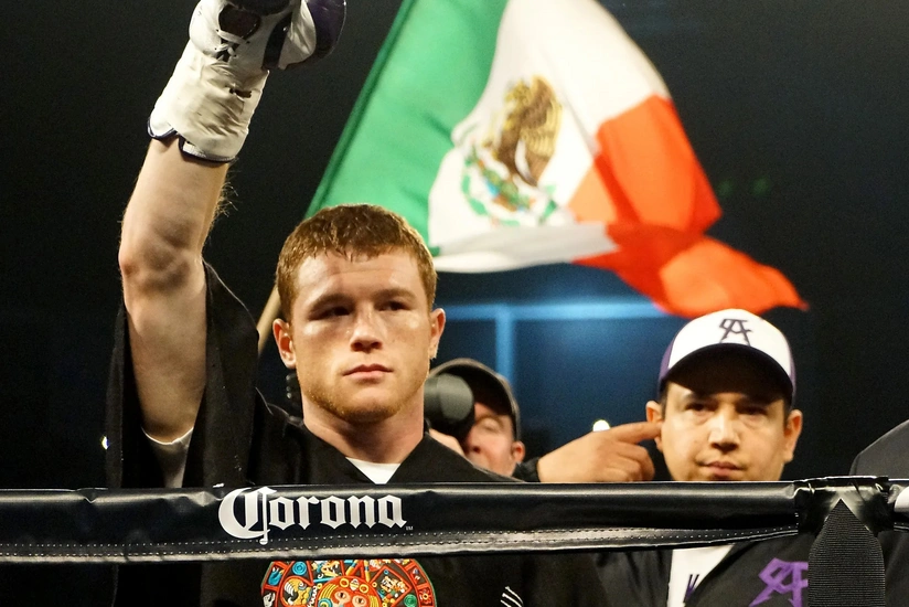 Alvares boks üzrə üç dünya çempionu titulunu qoruyub