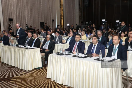 Bakıda “İslamofobiya diqqət mərkəzində: Qərəzin ifşası, stiqmaların dağıdılması” mövzusunda beynəlxalq elmi konfrans başa çatıb - YENİLƏNİB