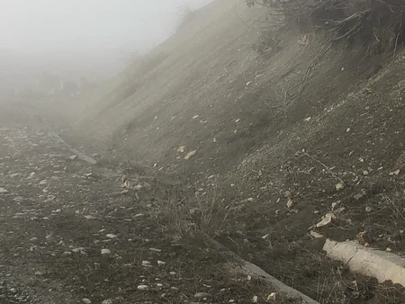 AAYDA : Zəlzələ yolda sürüşməyə səbəb olub