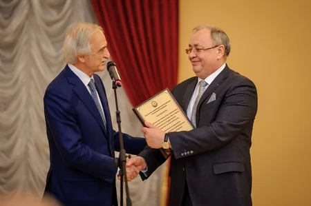 Moskvada “Nəsiminin mənəvi irsi orta əsrlər Şərqinin tarixi-mədəni kontekstində” mövzusunda konfrans açılıb