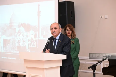 Əziz Ələkbərli: Qərbi Azərbaycanın tarixinə dair silsilə markaların buraxılması təbliğat baxımından təqdirəlayiq addımdır