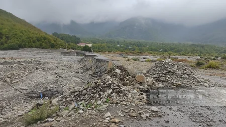 Şəki sakinləri 2 il əvvəl dağılan körpünün bərpa olunmamasından narazıdırlar